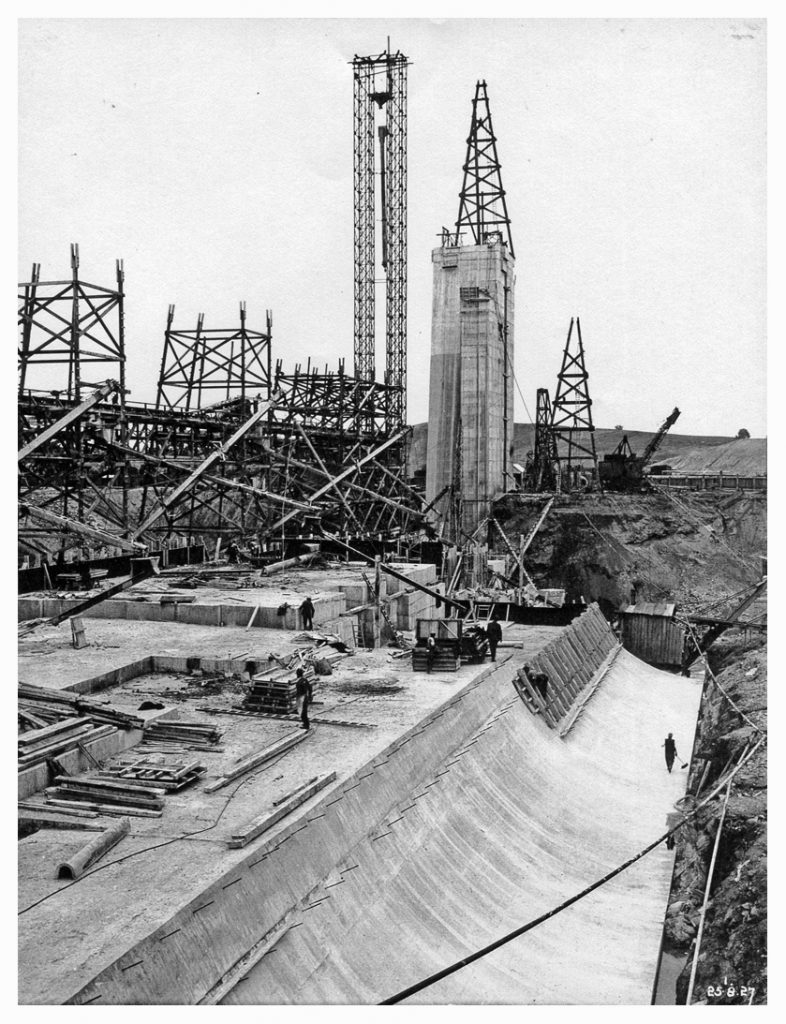 1927 Hume Weir wall face