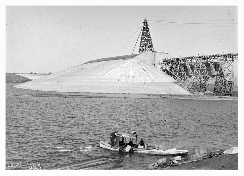 1932 Hume Weir spillway construction