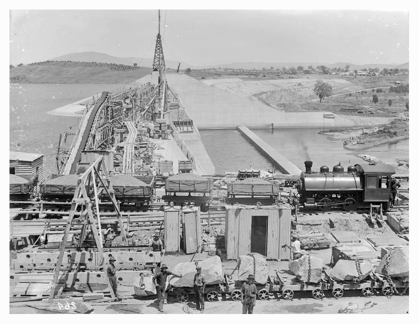 1933 Hume Weir spillway construction 02