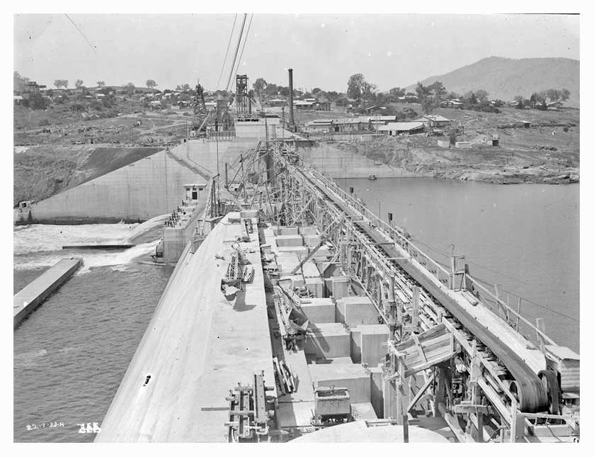 1933 Hume Weir spillway construction 01