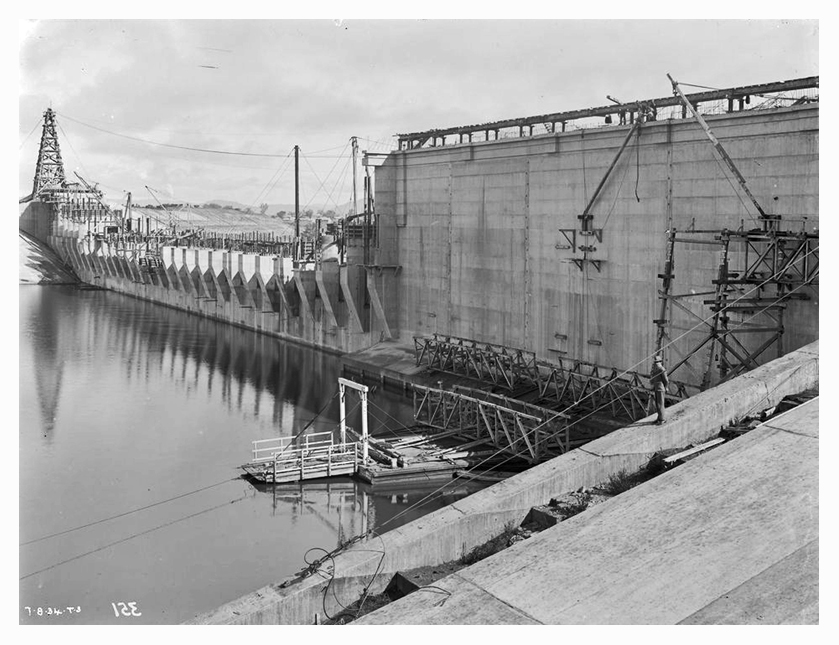 1934 Hume Weir spillway construction 01