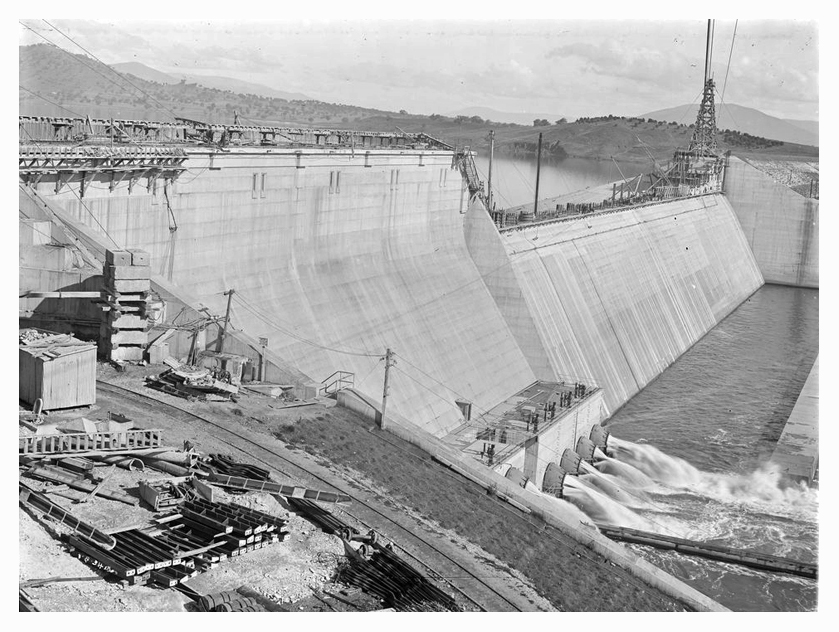 1934 Hume Weir spillway construction 03