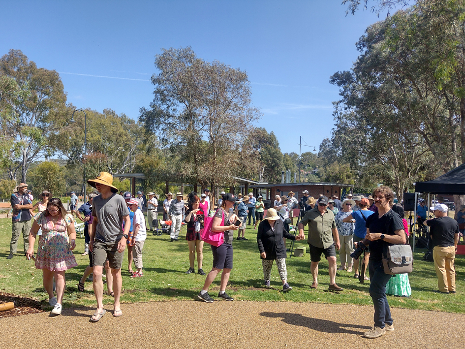 Hovell Tree signage unveiled04